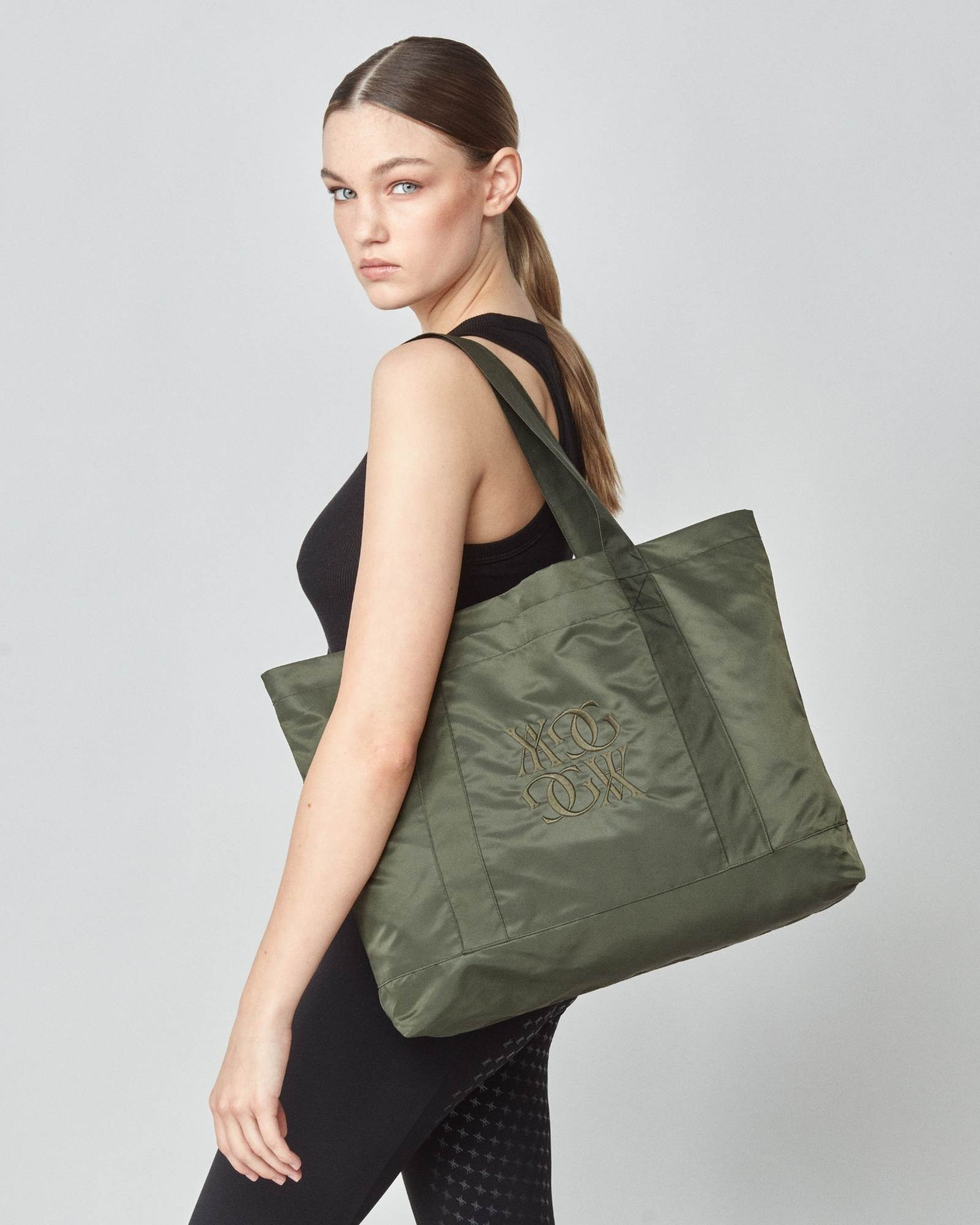 Embroidered Bag Green image