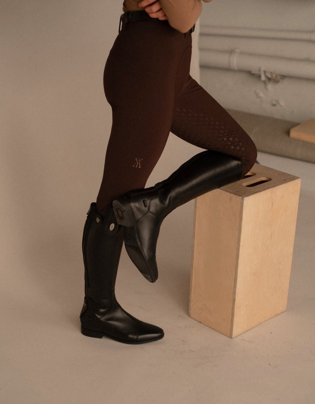 The Riding Breeches Guidesplit-banner image