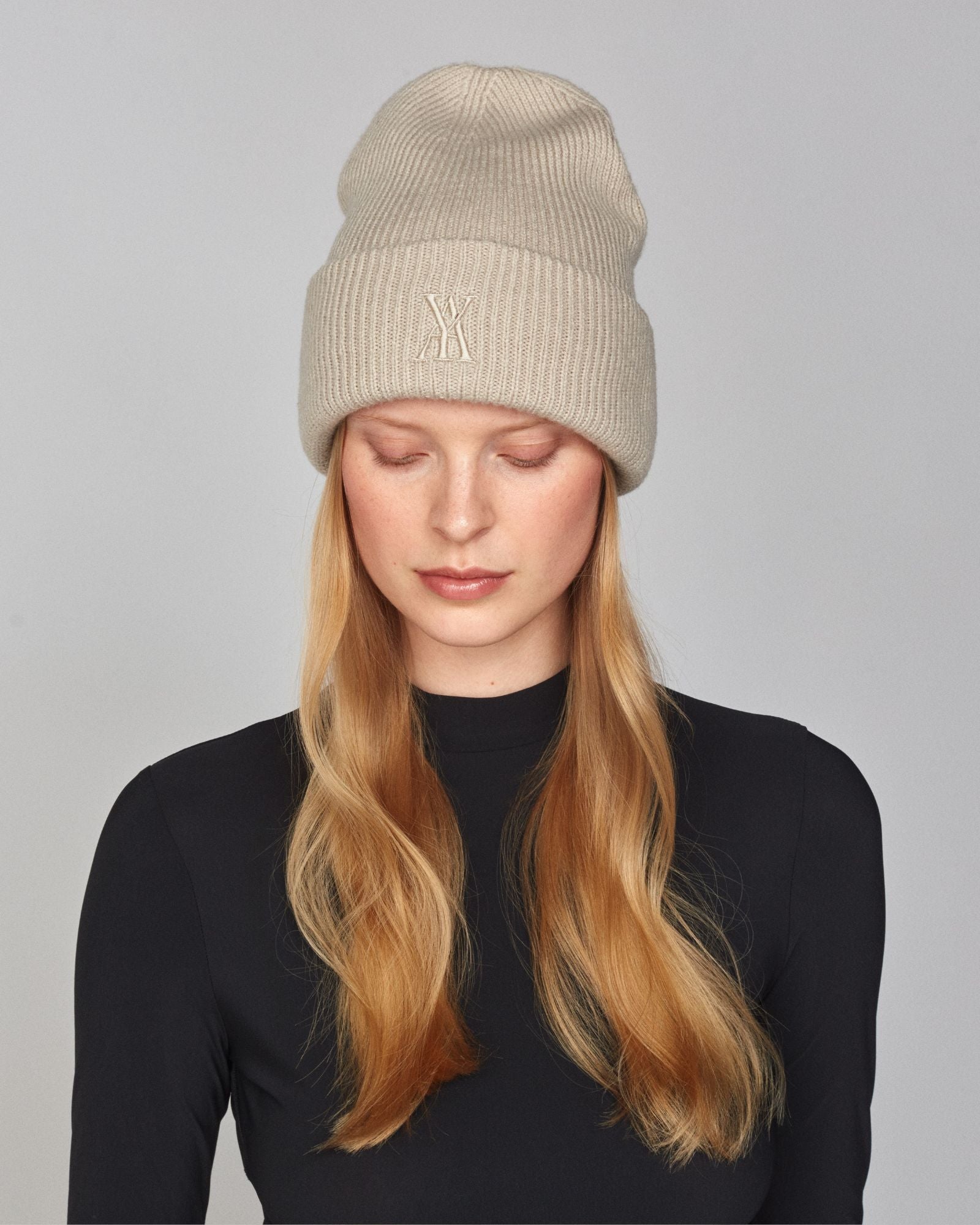 Signature Beanie Beige image