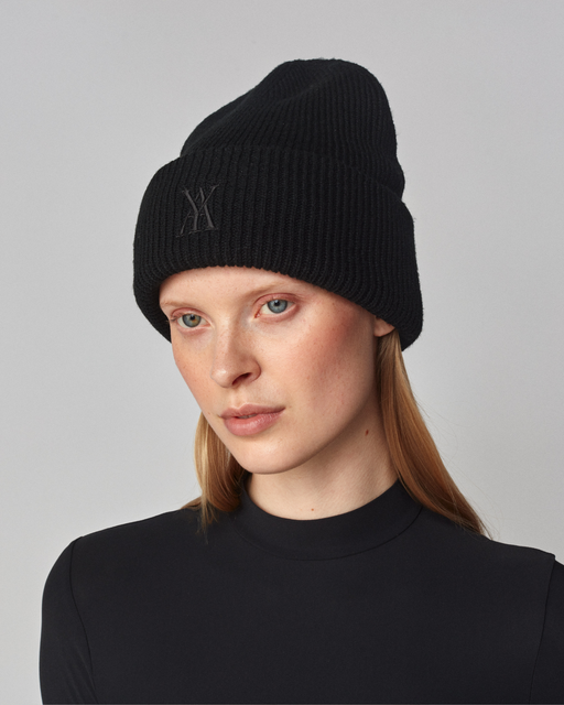 Signature Beanie Black thumbnail image