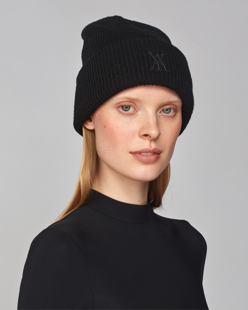 Signature Beanie Black thumbnail image