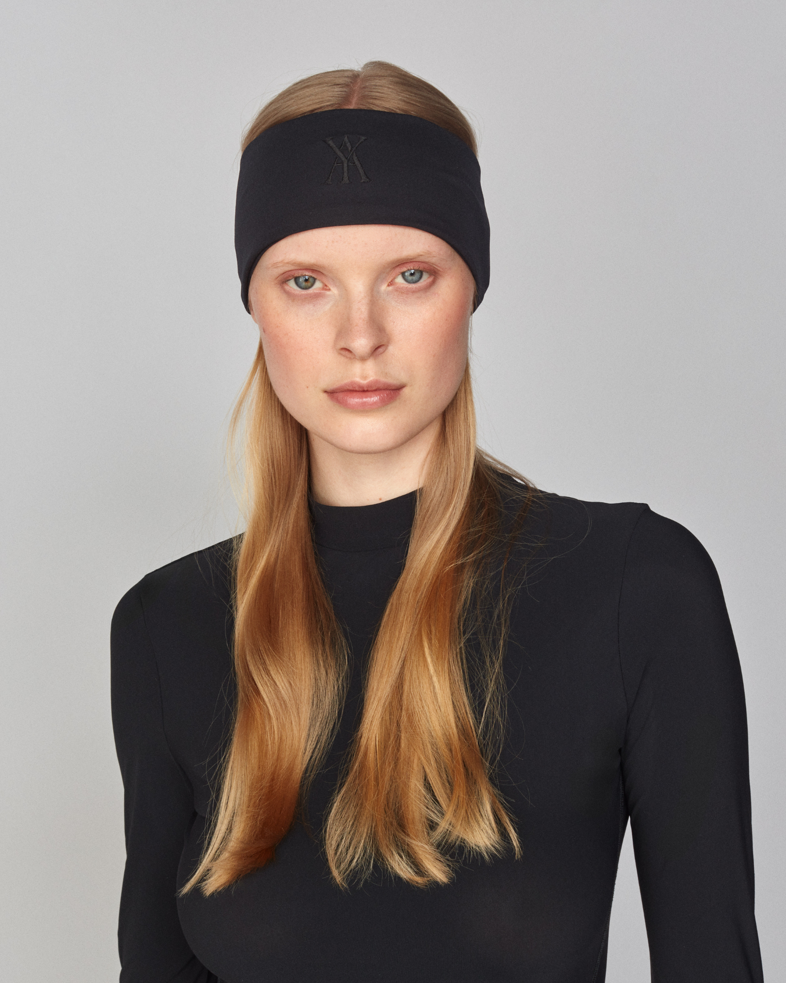 Signature Headband Black image