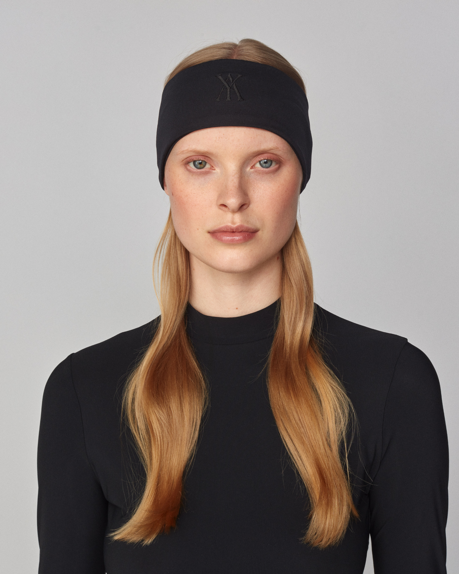Signature Headband Black image