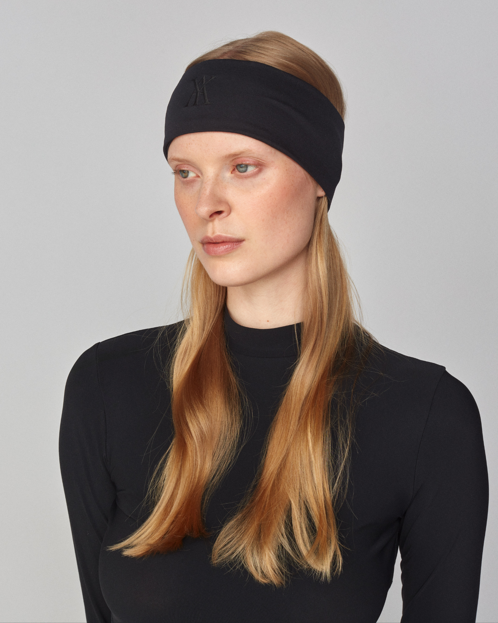 Signature Headband Black image