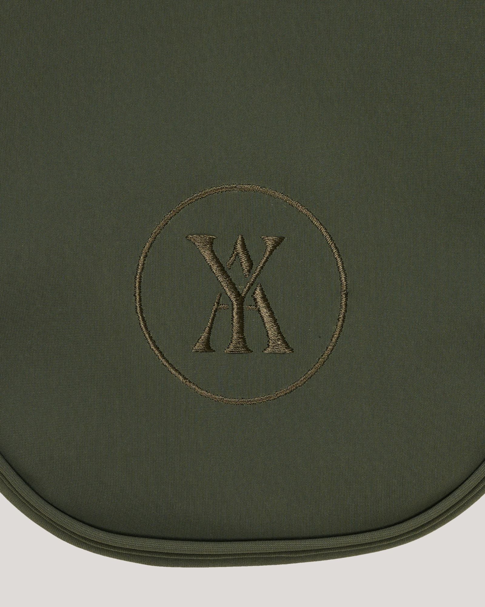 Signature Bonnet image